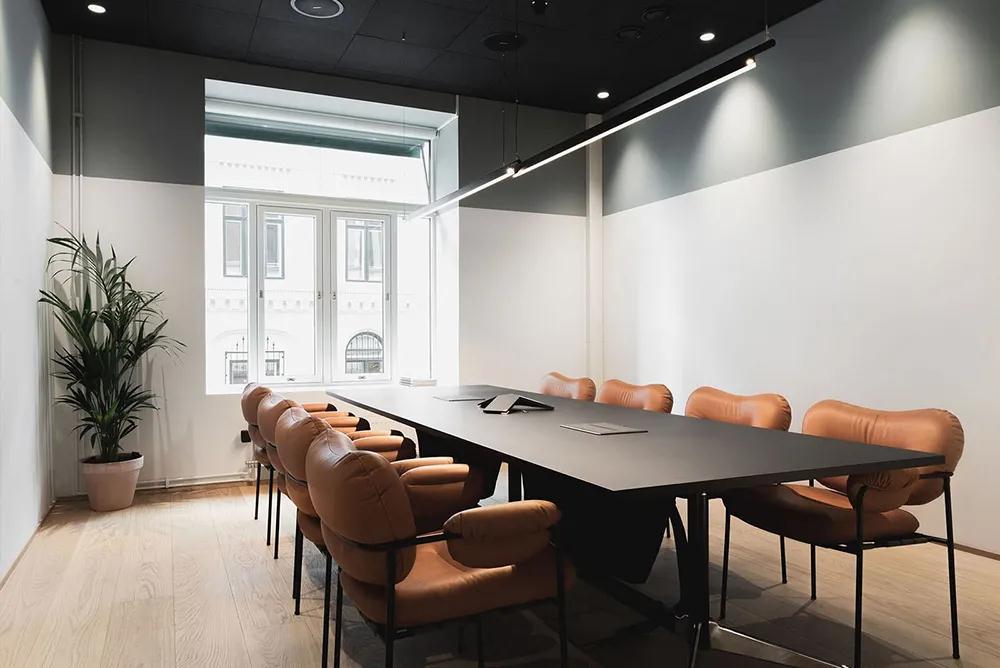 簡(jiǎn)約現(xiàn)代風(fēng)辦公桌椅，打造舒適空間